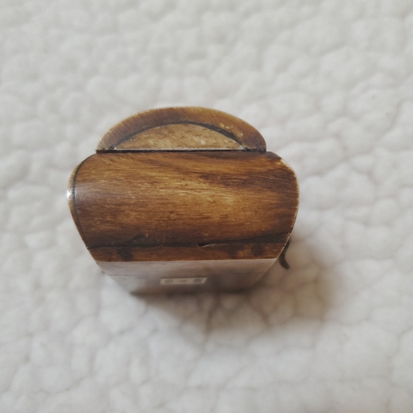 Vintage camel bone trinket box - Picture 6 of 8